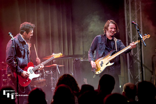 Aynsley Lister on guitar, Jono Martin on bass
