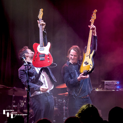 Aynsley Lister on guitar, Jono Martin on bass
