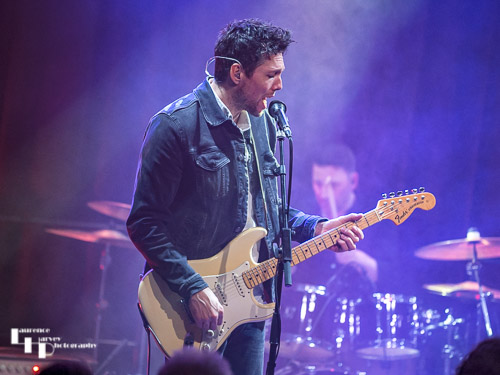 Aynsley Lister on vocals & guitar