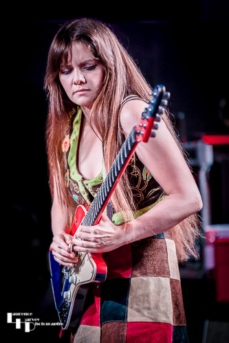 Arielle on vocals & guitar