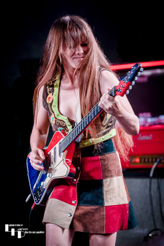 Arielle on vocals & guitar