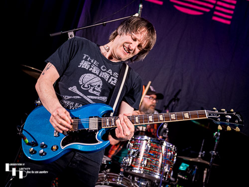 Tim Wheeler on guitar