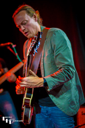 Dave Barnes on guitar