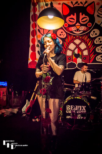 Greta Valenti on vocals