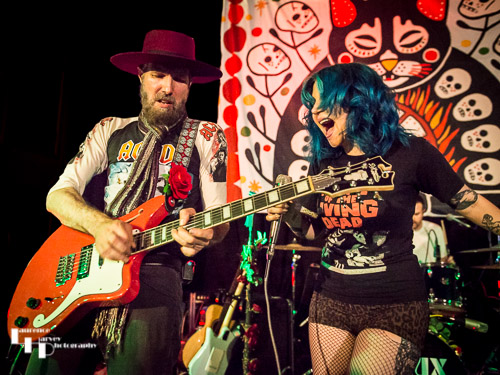 Greta Valenti on vocals & Robin Davey on guitar