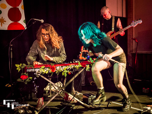 Greta Valenti on vocals, Sam Robertson on keys & Stephen Mildwater on bass