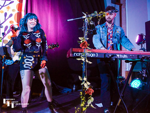 Greta Valenti on vocals, Rob Bullock on keys