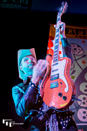 Robin Davey on guitar