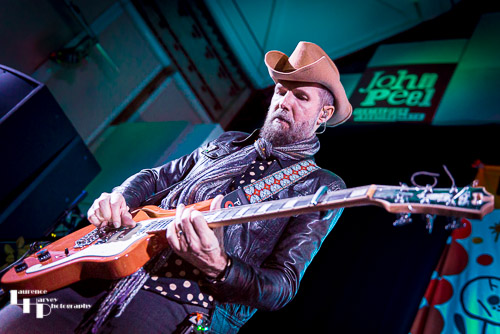 Robin Davey on guitar