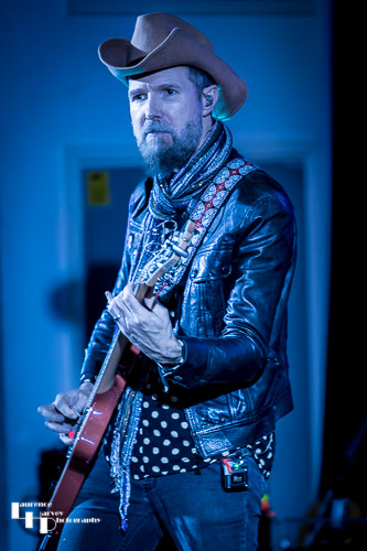 Robin Davey on guitar