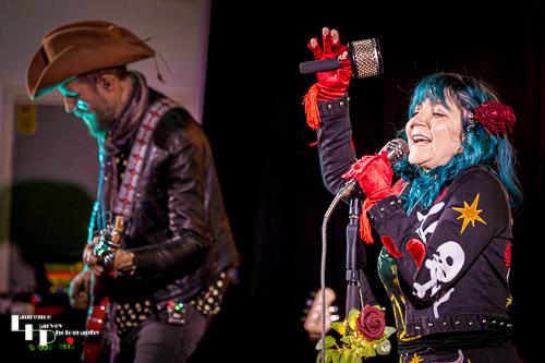 Greta Valenti on vocals