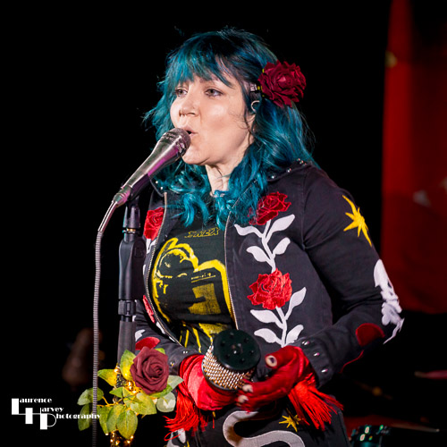 Greta Valenti on vocals