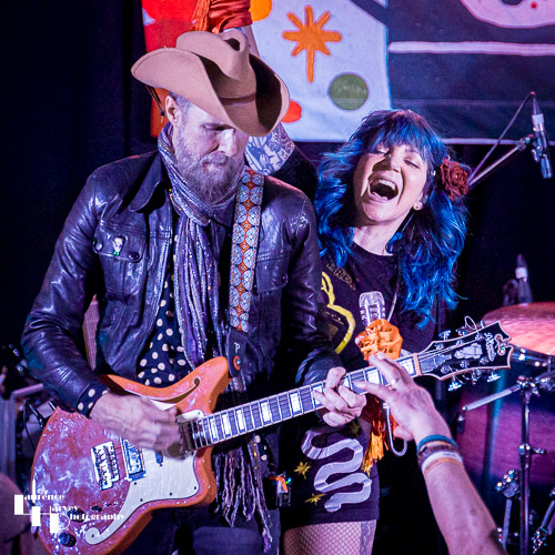 Greta Valenti on vocals, Robin Davey on guitar