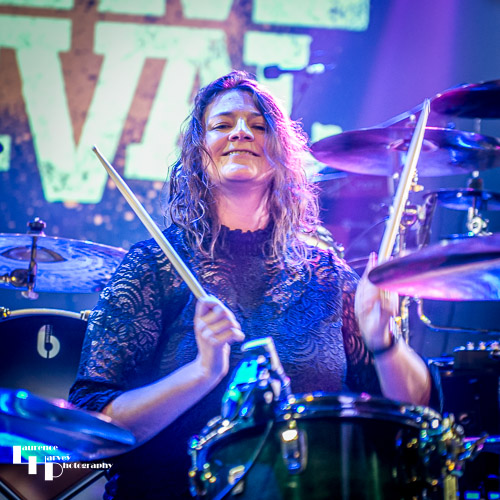 Billy Dedman on bass