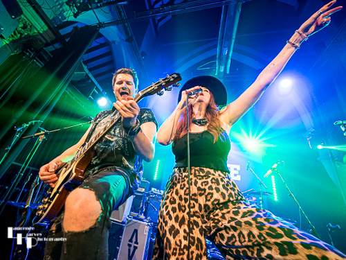 Lindsey Bonnick on vocals, Ed Clarke on guitar