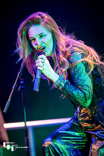 Lindsey Bonnick on vocals