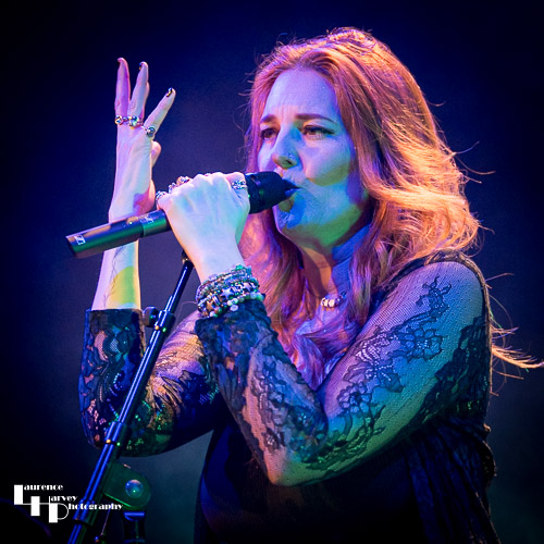 Lindsey Bonnick on vocals