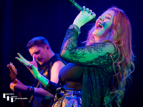 Lindsey Bonnick on vocals