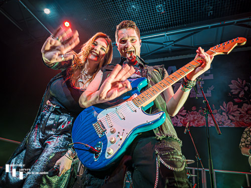 Lindsey Bonnick on vocals, Ed Clarke on guitar