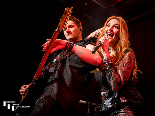 Lindsey Bonnick on vocals, Ed Clarke on guitar