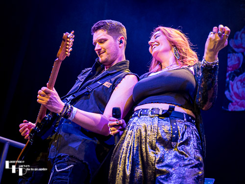 Lindsey Bonnick on vocals, Ed Clarke on guitar