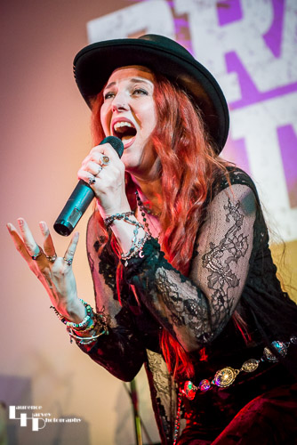 Lindsey Bonnick on vocals