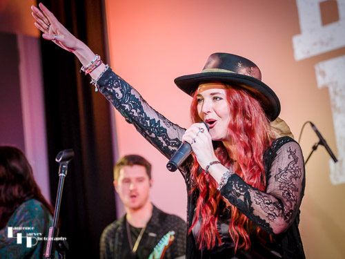 Lindsey Bonnick on vocals