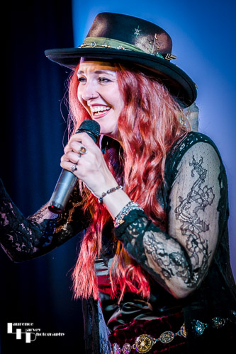 Lindsey Bonnick on vocals