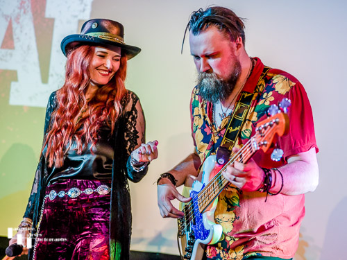 Lindsey Bonnick on vocals & Billy Dedman on bass