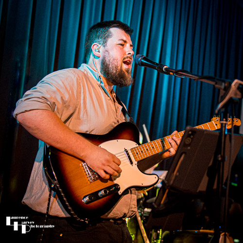 Alex Voysey on guitar & vocals