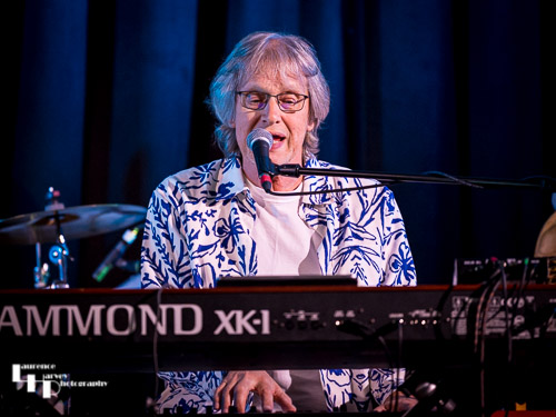 Paul Long on keys & vocals