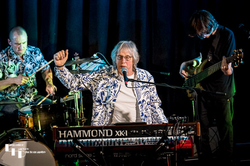 Paul Long on keys & vocals