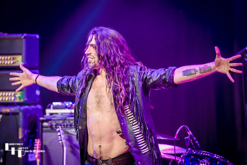 Angelo Tristan on vocals