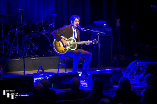 Connor Selby on vocals & guitar