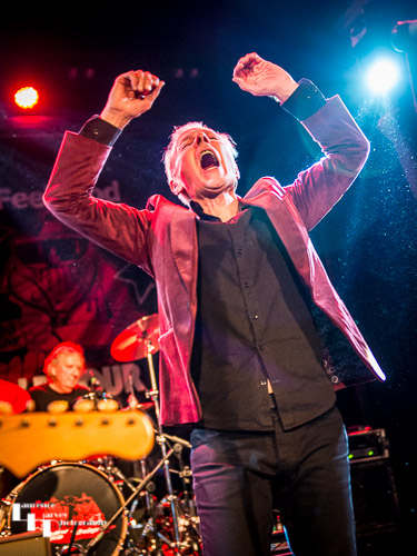 Robert Kane on vocals