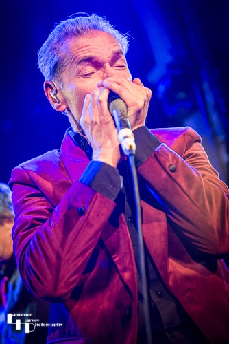 Robert Kane on vocals & harmonica