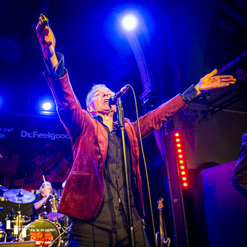 Robert Kane on vocals & harmonica