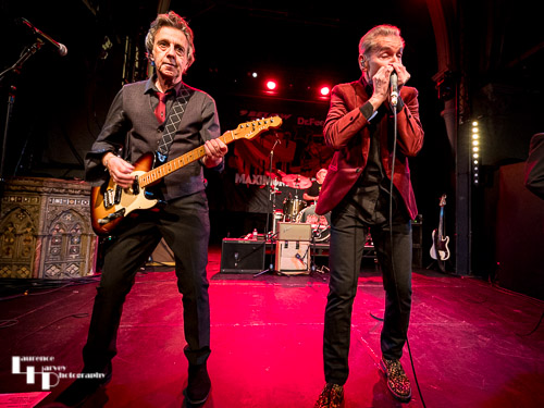 Robert Kane on vocals & harmonica, Gordon Russell on guitar