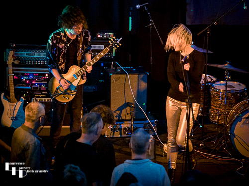 Jo Bevan on vocals, Rob Hardy on guitar