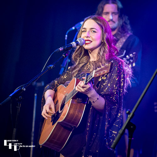 Demi Marriner on vocals & guitar