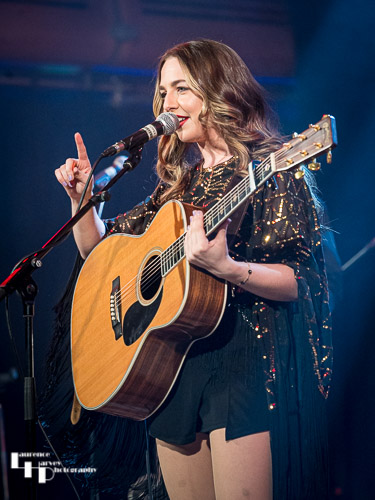 Demi Marriner on vocals & guitar