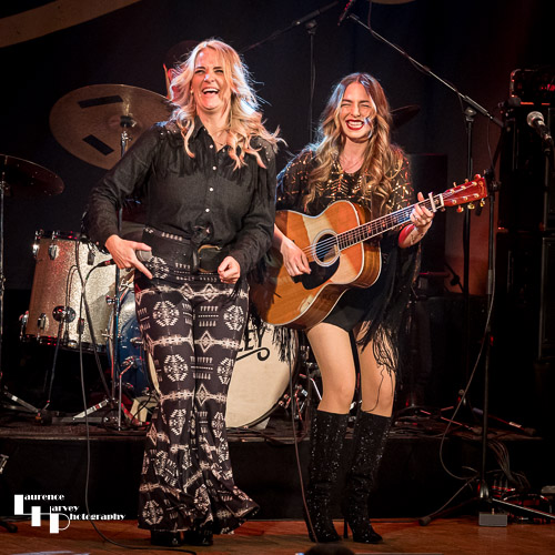 Demi Marriner on vocals & guitar