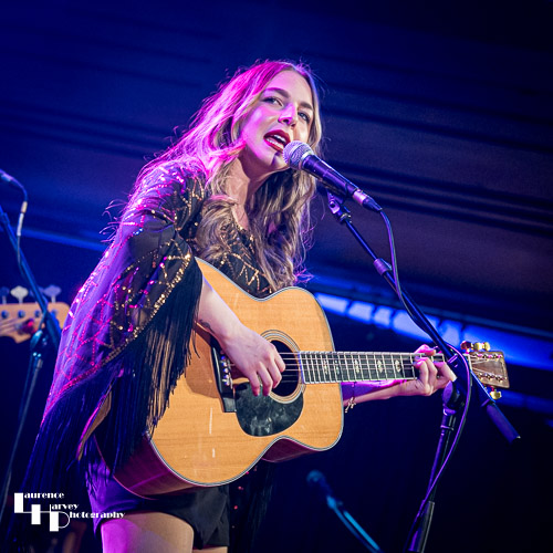 Demi Marriner on vocals & guitar