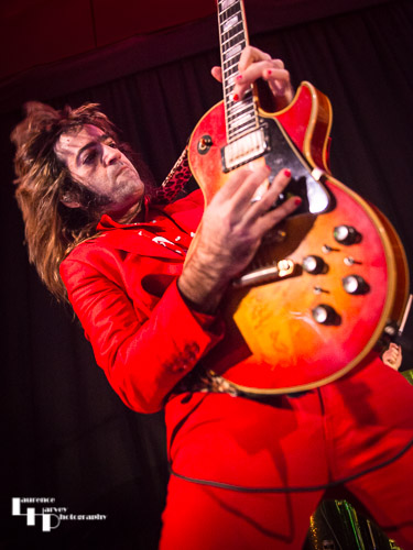 Tom Shemerr on guitar