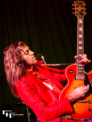 Tom Shemerr on guitar