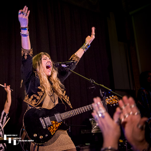 Lee-la Baum on vocals & guitar