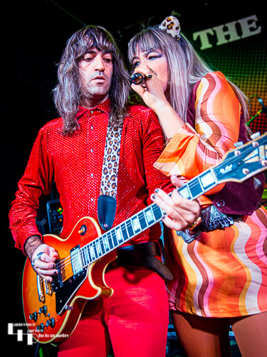 Lee-la Baum & Tom Shemerr on guitar & vocals