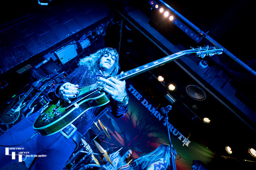 Tom Shemerr on guitar