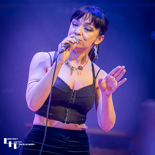 Guest Grace Bond on vocals