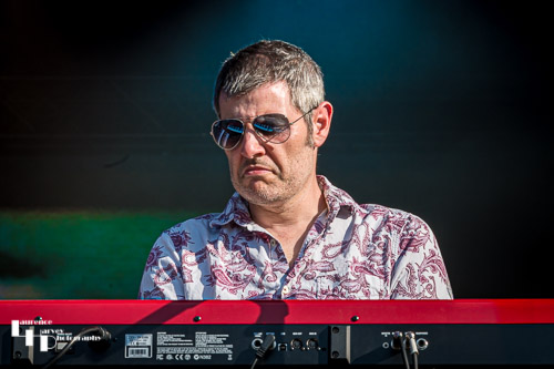 Jonny Henderson on keys